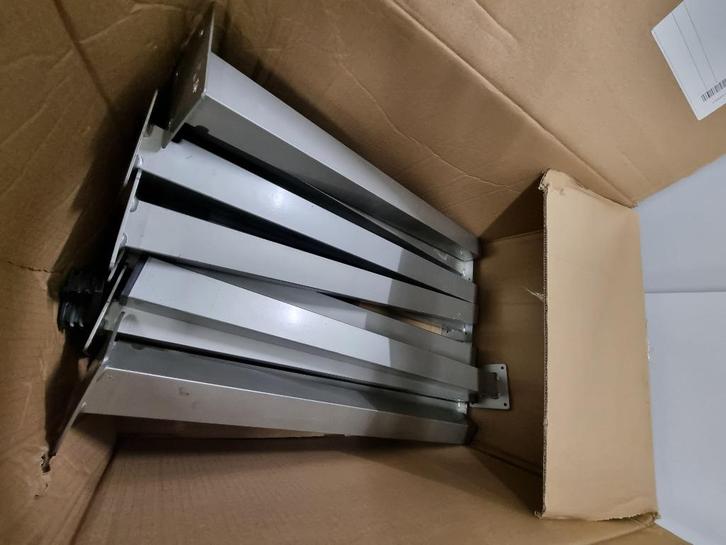 40 grijs metallic tafelpoten, Huis en Inrichting, Tafelonderdelen, Gebruikt, Tafelpoot, 50 tot 100 cm, 50 tot 100 cm, Vierkant
