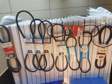 Lot aandrijfriemen auto beschikbaar voor biedingen