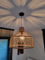 Rotan hanglamp met bijbehorende spiegel, Huis en Inrichting, Lampen | Hanglampen, Zo goed als nieuw, Ophalen