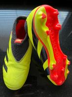 2 paar voetbalschoenen maat 33, Sport en Fitness, Voetbal, Ophalen, Gebruikt, Bal