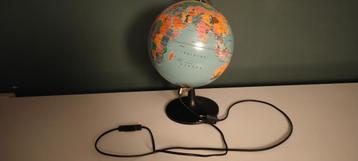 Wereldbol (globe) Mickey Mouse - met verlichting. beschikbaar voor biedingen