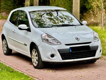 Renault Clio Benzine Weinig Km beschikbaar voor biedingen