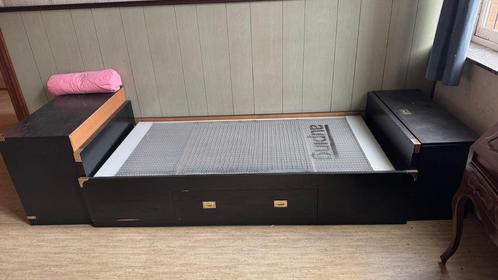 Bed, Huis en Inrichting, Slaapkamer | Bedden, Zo goed als nieuw, Eenpersoons, 80 cm, 200 cm, Hout, Zwart, Ophalen