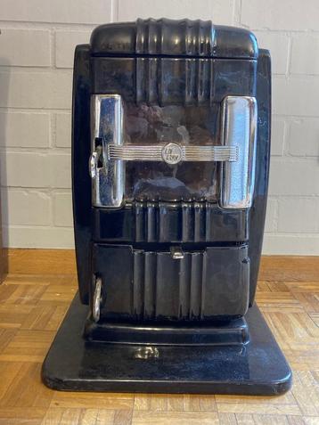 Art Deco Nestor Martin houtkachel  beschikbaar voor biedingen