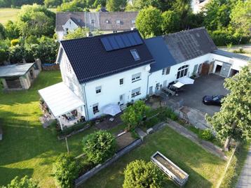 Stijlvol landhuis met prachtige buitenruimte en investerings beschikbaar voor biedingen