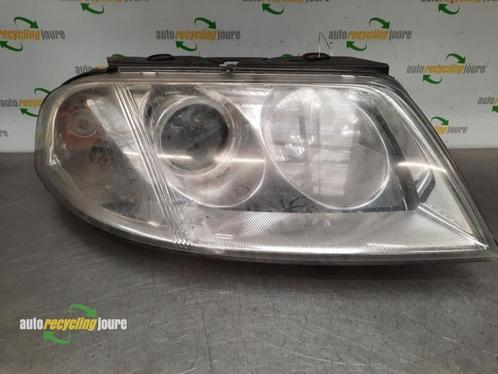 Koplamp rechts van een Volkswagen Passat, Auto-onderdelen, Verlichting, Volkswagen, Gebruikt, 3 maanden garantie