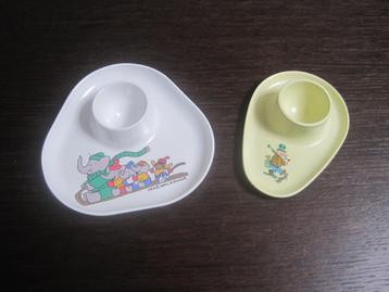 retro vintage 2 vrolijke eierdopjes in melamine kinderen beschikbaar voor biedingen