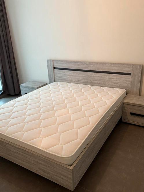 Complete slaapkamer : bed, grote kleerkast, nachtkastjes, Huis en Inrichting, Slaapkamer | Complete slaapkamers, Zo goed als nieuw