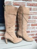 Caroline Biss donkerbeige (camel) daim laarzen - 39, Hoge laarzen, Beige, Ophalen of Verzenden, Zo goed als nieuw