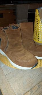 Orthopedische botjes ..met risjes aan beide zijden .nubuck, Kleding | Dames, Schoenen, Ophalen of Verzenden, Zo goed als nieuw