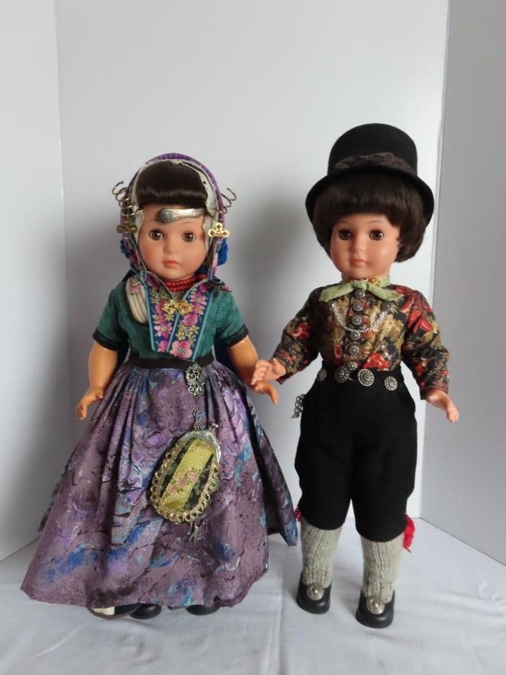 Wij verzorgen Klederdracht poppen Antiek of modern., Collections, Poupées, Comme neuf, Poupée, Enlèvement