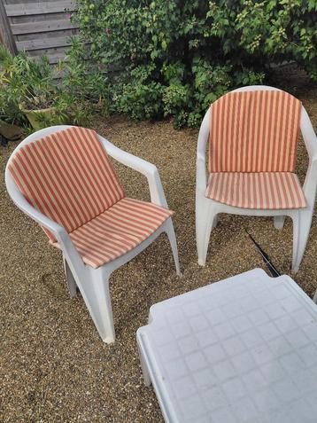 4 Tuinstoelkussens beschikbaar voor biedingen