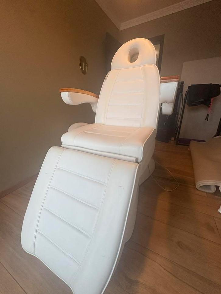 Elektrische behandelstoel, Elektronische apparatuur, Persoonlijke Verzorgingsapparatuur, Zo goed als nieuw, Ophalen