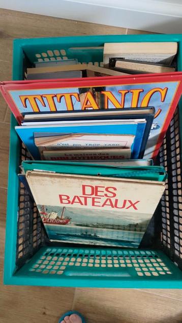 Lot de livres sur les paquebots  beschikbaar voor biedingen