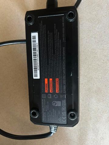 Bosch lader 36 V 2A beschikbaar voor biedingen