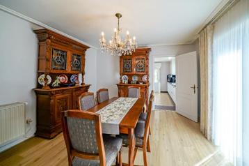 eetkamer beschikbaar voor biedingen