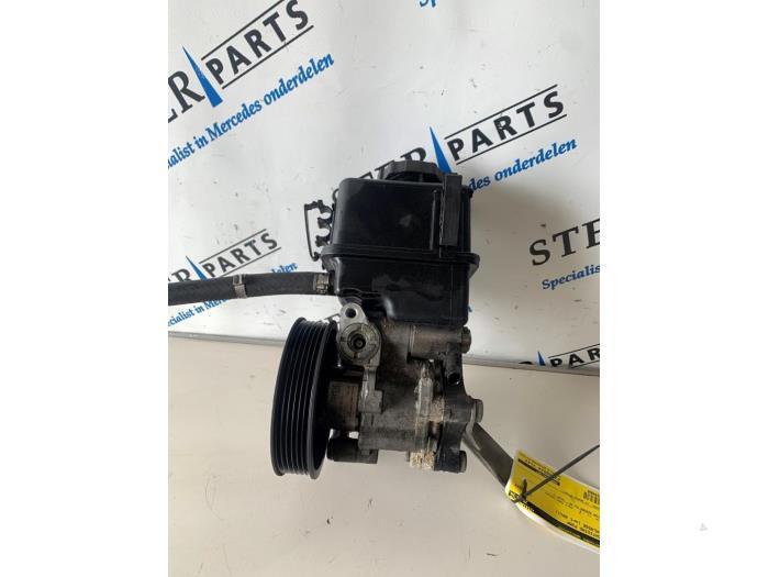 Stuurbekrachtiging Pomp van een Mercedes C-Klasse, Auto-onderdelen, Besturing, Mercedes-Benz, Gebruikt, 3 maanden garantie, Ophalen of Verzenden