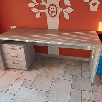 Bureau, Huis en Inrichting, Bureaus, Ophalen, Zo goed als nieuw, Bureau