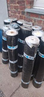 Dakbedekking onder laag. 25 eur rol 14 beschikbaar