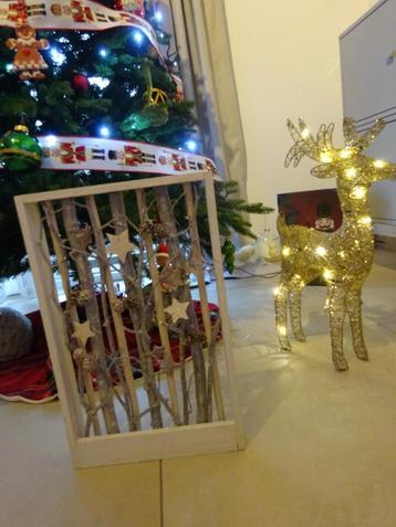 Déco de Noël en bois beschikbaar voor biedingen