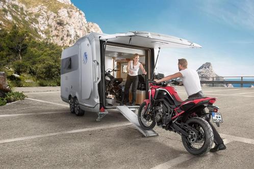 Knaus Deseo om moto's mee te nemen, Caravans en Kamperen, Caravans, Bedrijf, tot en met 2, 1250 - 1500 kg, Standaardzit, Knaus