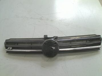 GRILLE Volkswagen Golf VII (AUA) (01-2012/03-2021) beschikbaar voor biedingen