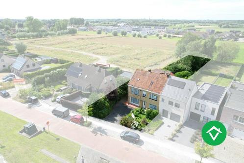 Ruime halfopen bebouwing met 5 slaapkamers te koop in Roksem, Immo, Maisons à vendre, Province de Flandre-Occidentale, 1000 à 1500 m²