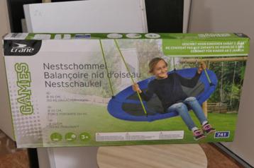 nestschommelstoel beschikbaar voor biedingen