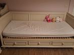 Kinderbed in houtwerk in „echt” hout, Ophalen, Gebruikt, Hout