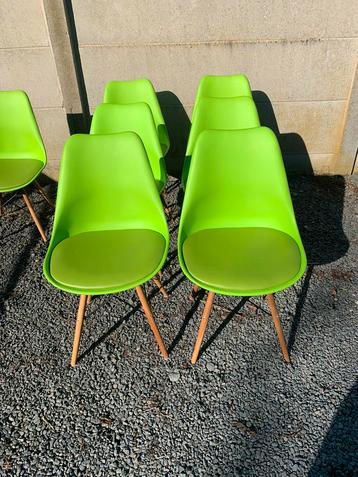 6 stoelen  beschikbaar voor biedingen