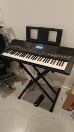 Yamaha PSR-E463 Keyboard + Sustain Pedal & Stand, Muziek en Instrumenten, Keyboards, Ophalen, 61 toetsen, Aanslaggevoelig, Yamaha