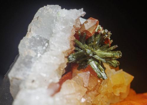 **TOP** ex collectie: OLIVENIET kristalgroep thumbnail., Verzamelen, Mineralen en Fossielen, Mineraal, Ophalen of Verzenden