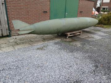 Raket torpedo bom mancave reclame object droptank bellytank beschikbaar voor biedingen