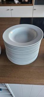 Witte dinerborden (13) en diepe borden (18), Huis en Inrichting, Ophalen, Bord(en)