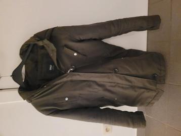 only dikke lange winterjas met kap en extra knopen beschikbaar voor biedingen