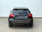 ✅Mercedes-Benz A 180 i AMG Line GARANTIE Automaat 1.Eigenaar, Auto's, Mercedes-Benz, USB, 4 cilinders, Alcantara, Zwart