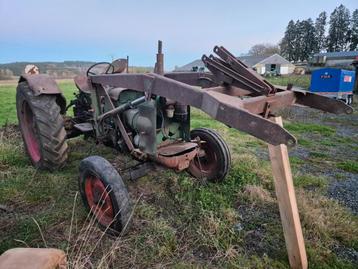 Tracteur deutz D40s disponible aux enchères