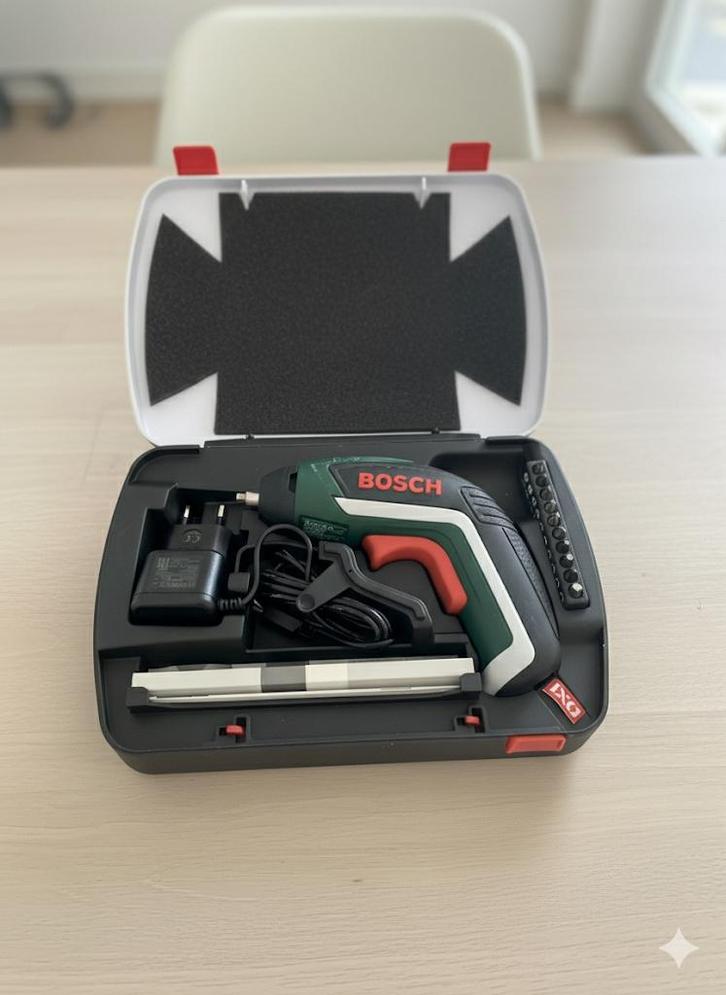 Bosch IXO mini schroefmachine –weinig gebruikt, compleet set, Doe-het-zelf en Bouw, Gereedschap | Boormachines, Zo goed als nieuw