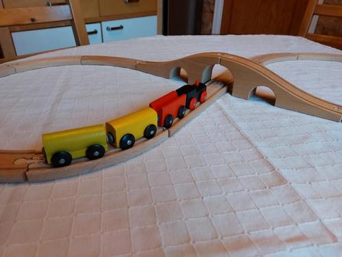 Ikea houten treinrailset met locomotief en wagonnetjes, Kinderen en Baby's, Speelgoed | Houten speelgoed, Zo goed als nieuw, Ophalen