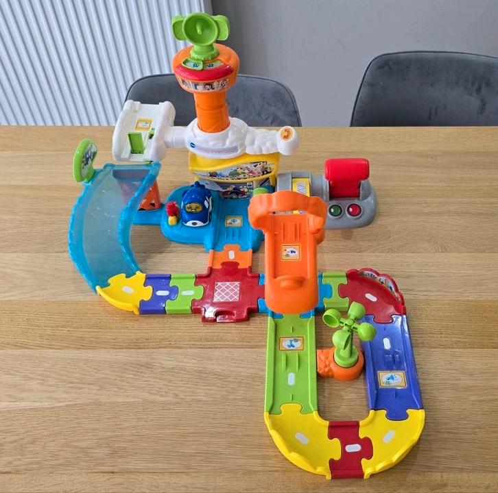 V Tech - Tut Tut Bolides - Mijn vliegveld 1,2,3 Startpunt, Kinderen en Baby's, Speelgoed | Vtech, Zo goed als nieuw, Ophalen