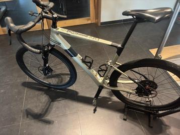 Gravelbike canondale topstone lefty  carbon stealth wheels beschikbaar voor biedingen