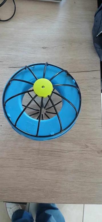 Toebehoren voor vogels of knaagdieren beschikbaar voor biedingen