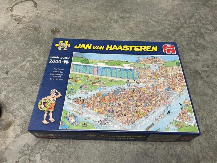 Jan van Haasteren puzzel 2000 stukjes – Bommenbad, Hobby en Vrije tijd, Denksport en Puzzels, Zo goed als nieuw, Legpuzzel, Meer dan 1500 stukjes