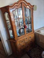 Meuble vitrine Georges II en placage de noyer, Enlèvement