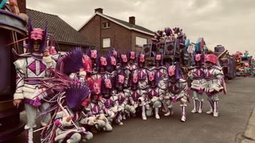 Unieke kostuums carnavalswagen  beschikbaar voor biedingen