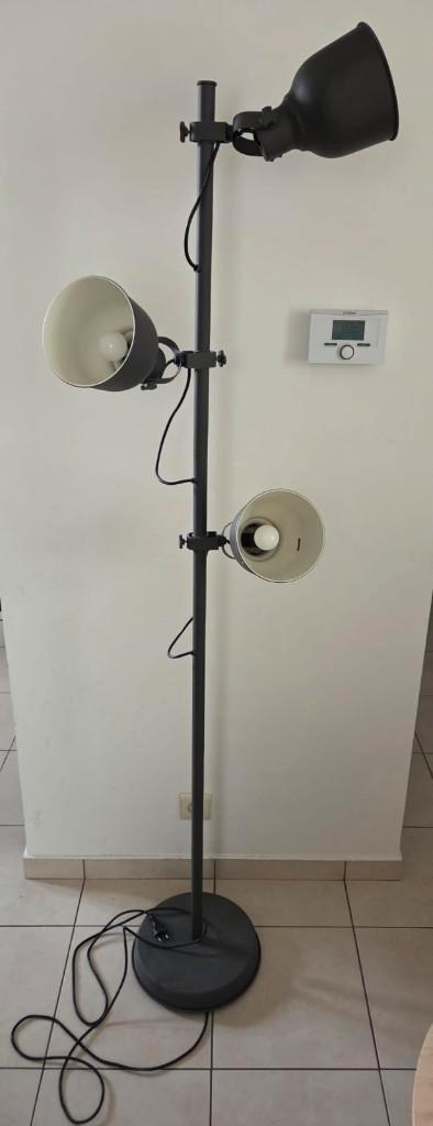 Ikea Staande lamp met 3 richtbare spots Type; Hektar  K, Huis en Inrichting, Lampen | Vloerlampen, Zo goed als nieuw, 150 tot 200 cm