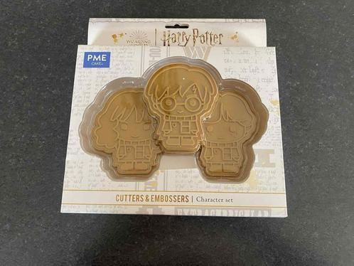 Nieuw! PME Harry Potter - cutter en embossing set, Hobby en Vrije tijd, Taarten en Cupcakes maken, Nieuw, Bakvorm, Taarten of Cupcakes