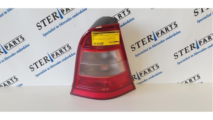 Achterlicht rechts van een Mercedes A-Klasse, Auto-onderdelen, Verlichting, Mercedes-Benz, Gebruikt, 3 maanden garantie, Ophalen of Verzenden