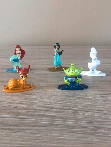 Disney figuren. Metaal beschikbaar voor biedingen