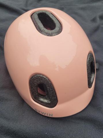 Casque vélo bébé BTWIN Décathlon rose beschikbaar voor biedingen